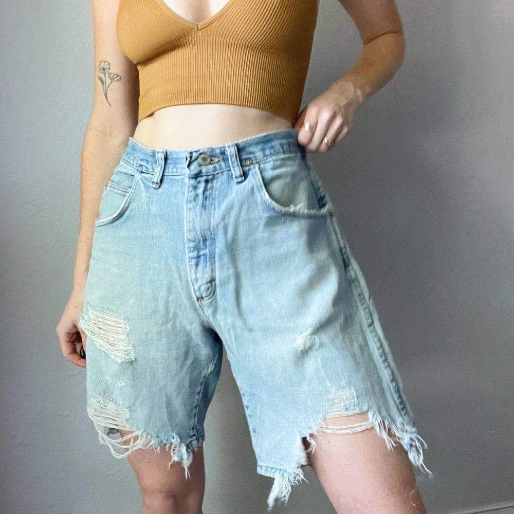 Vintage 1990's Wrangler Silver Edition Naturally Distressed Bermuda Dad Shorts - Picture 4 of 5